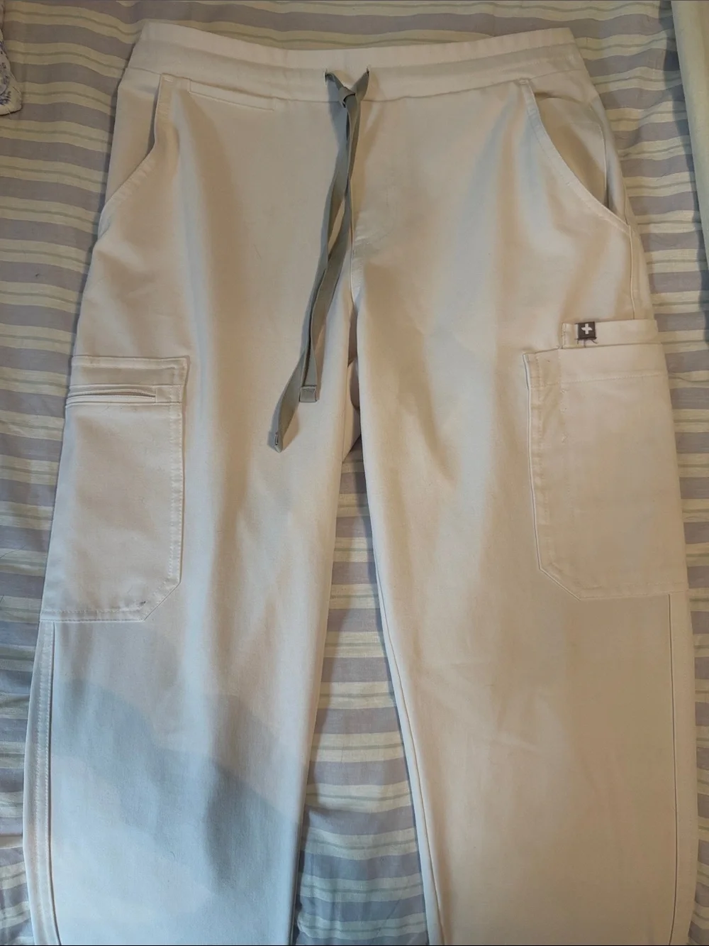 Figs Men's optic white Cairo cargo pants